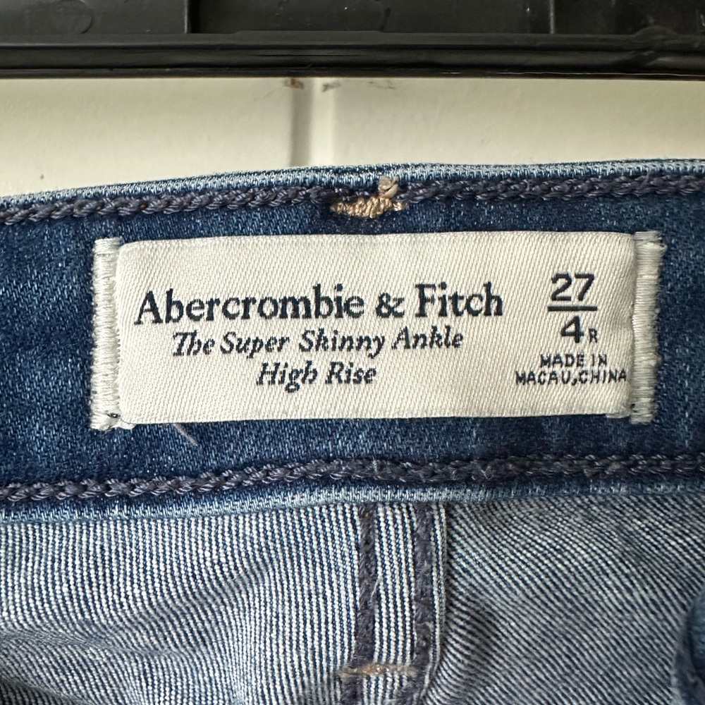 Abercrombie & Fitch Blue Distressed high Rise Skinny Jeans - Picture 3 of 3